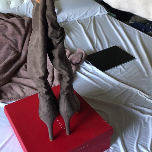 Heels - Picture 4 of 5